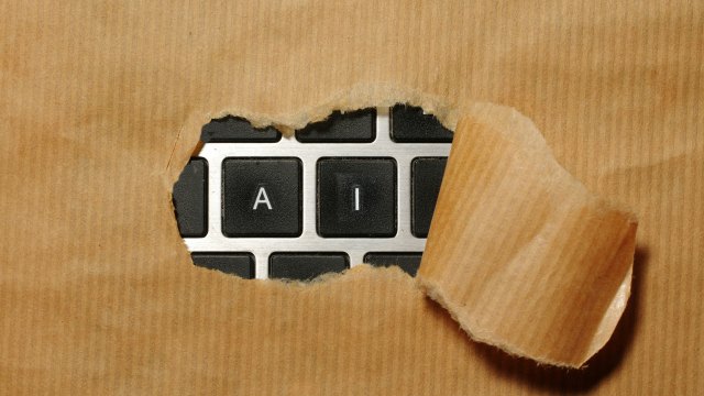AI泡沫之辩：算力依然短缺，但市场为何可能率先转向